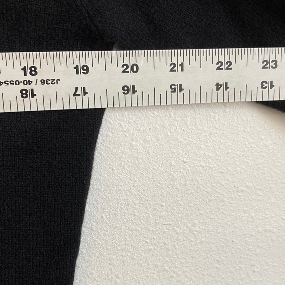 J. Crew Perfect cashmere crewneck sweater in bow print XS Black Cashmere Sweater - Picture 5 of 6